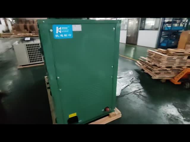 واحد تهویه هوا خنک کننده با تبخیر کننده.